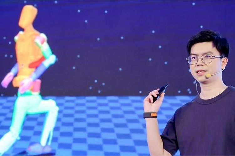 天才少年稚晖君威廉希尔机器人走路进场！AI模型做大脑，目标售价20万以内